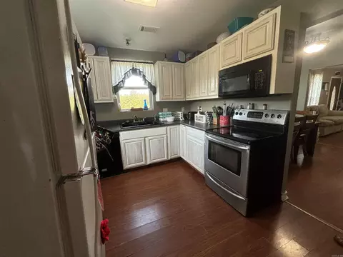 Kitchen - 108 W Sleepy Holw, Beebe, AR 72012 photo 2 of 2
