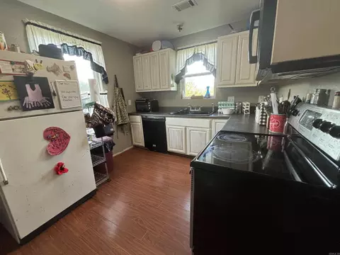 Kitchen - 108 W Sleepy Holw, Beebe, AR 72012 photo 1 of 2