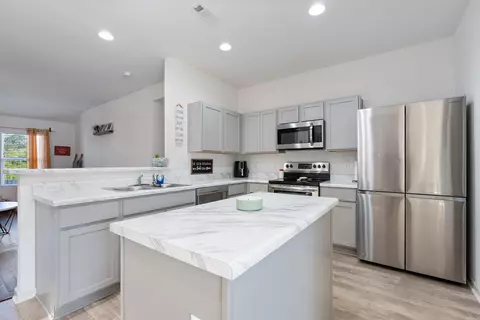 Kitchen - 2152 Bentwood Dr, Alexander, AR 72002 photo 1 of 7