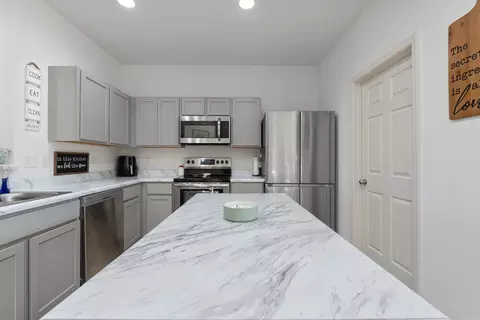 Kitchen - 2152 Bentwood Dr, Alexander, AR 72002 photo 7 of 7