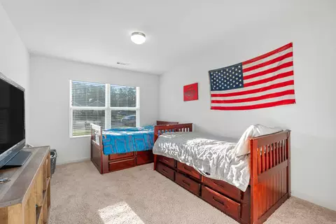 Bedroom - 2152 Bentwood Dr, Alexander, AR 72002 photo 3 of 4