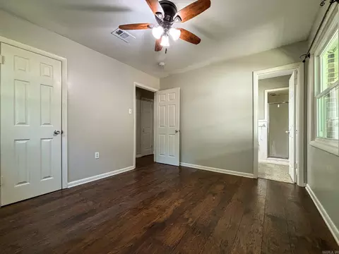 Bedroom - 2510 Robinson Ave, Conway, AR 72034 photo 6 of 7