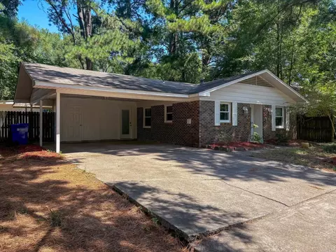 Exterior - 2510 Robinson Ave, Conway, AR 72034 photo 2 of 10