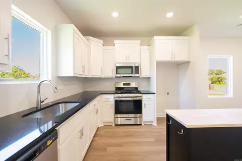 Kitchen - 17 Tahoe Ct, Cabot, AR 72023 photo 1 of 1