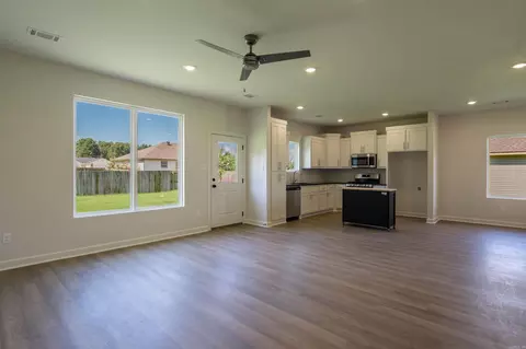 Living - 17 Tahoe Ct, Cabot, AR 72023 photo 1 of 2