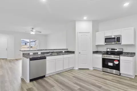1272 Meadows Dr, Benton, AR 72019 photo 8