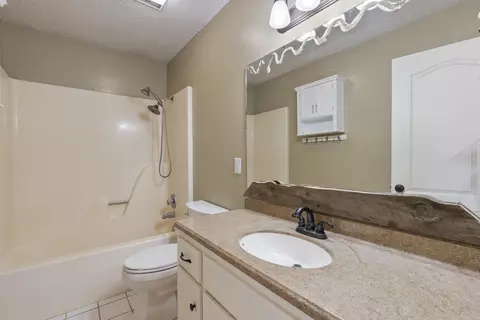 Bath - 2200 Rainbow Rd, Conway, AR 72032 photo 1 of 1
