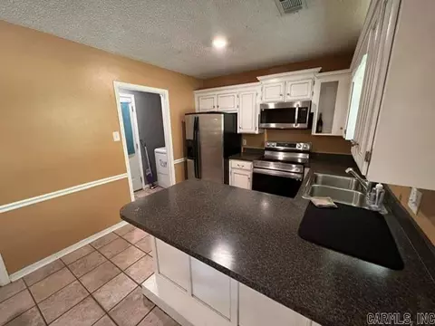 2106 Sugar Creek Dr, Conway, AR 72034 photo 3
