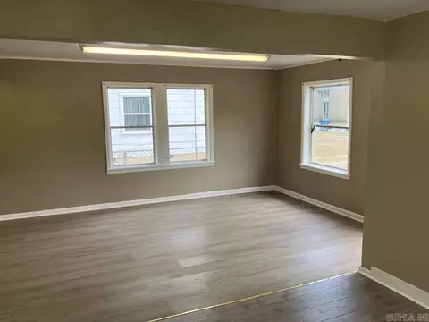 Living - 404 E Highland Ave, Malvern, AR 72104 photo 6 of 7