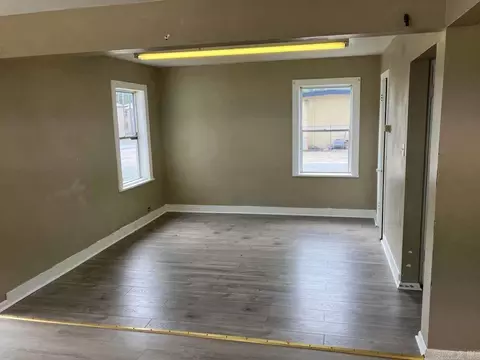 Living - 404 E Highland Ave, Malvern, AR 72104 photo 5 of 7