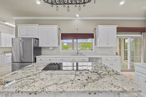 Kitchen - 115 Porter Loop, Searcy, AR 72143 photo 4 of 4