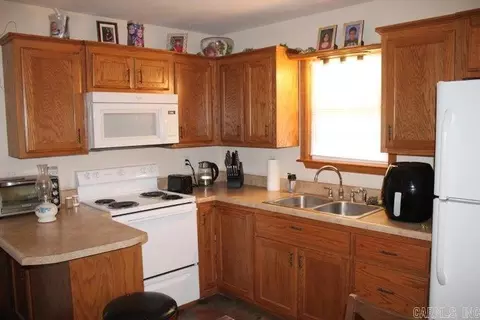 Kitchen - 254 Ar 164 E, Dover, AR 72837 photo 2 of 3