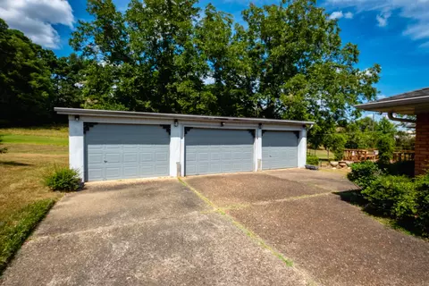 1718 Thomas Rd, Benton, AR 72019 photo 5