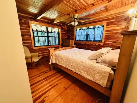 Bedroom - 52 Apple Tree Ln, Melbourne, AR 72556 photo 1 of 4