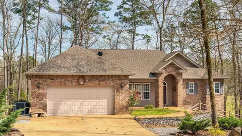 13 Paraiso Ln, Hot Springs Village, AR 71909