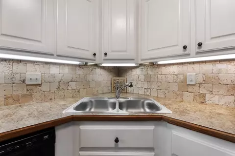 Kitchen - 16 Mill Creek Dr, Ward, AR 72176 photo 3 of 3