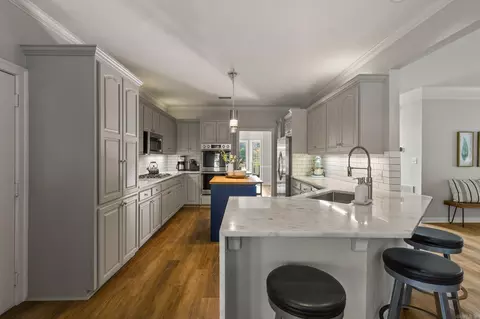 Kitchen - 1202 Windsor Ct, Benton, AR 72019 photo 2 of 2