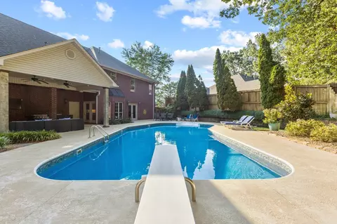 Exterior - 1202 Windsor Ct, Benton, AR 72019 photo 5 of 7