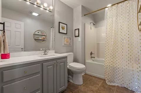 Bath - 1202 Windsor Ct, Benton, AR 72019 photo 4 of 6
