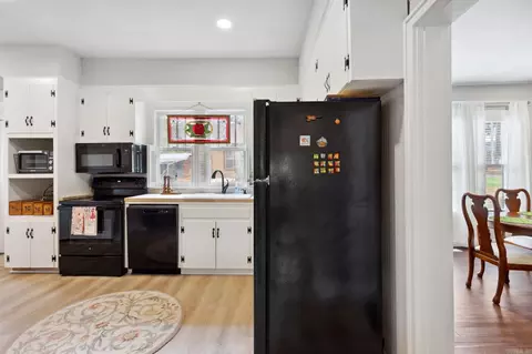 Kitchen - 225 E Conway St, Benton, AR 72015 photo 1 of 2