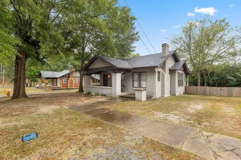 Exterior - 225 E Conway St, Benton, AR 72015 photo 2 of 8