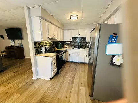 Kitchen - 105 Browns, Trumann, AR 72472 photo 1 of 1