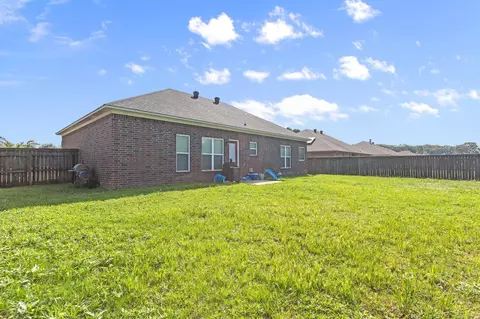 Exterior - 17 Bishop Ln, Conway, AR 72032 photo 4 of 4