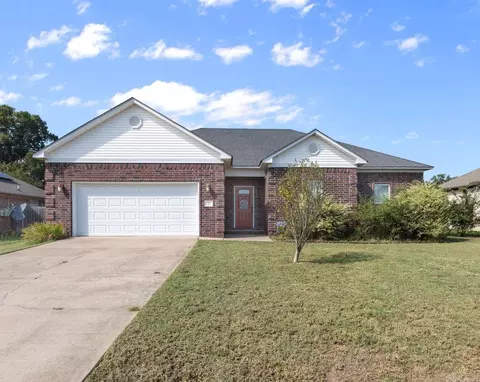 Exterior - 17 Bishop Ln, Conway, AR 72032 photo 1 of 4