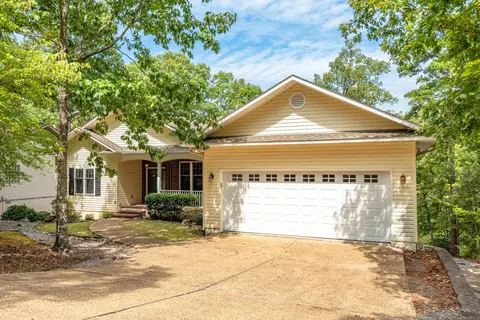 48 Estremedura Dr, Hot Springs Village, AR 71909