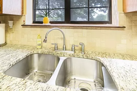 Kitchen - 2125 Mt Carmel Rd, Cabot, AR 72023 photo 8 of 9
