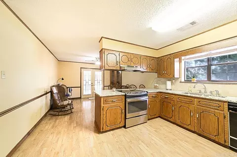 Kitchen - 2125 Mt Carmel Rd, Cabot, AR 72023 photo 3 of 9