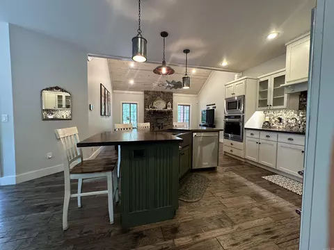 Kitchen - 95 Pryor Mountain Dr E, Quitman, AR 72131 photo 6 of 6