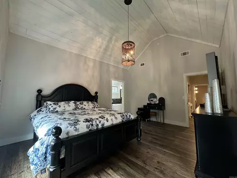 Bedroom - 95 Pryor Mountain Dr E, Quitman, AR 72131 photo 2 of 6