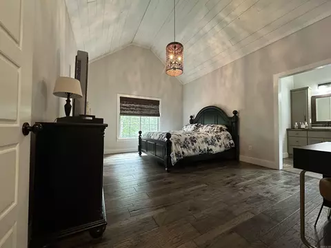 Bedroom - 95 Pryor Mountain Dr E, Quitman, AR 72131 photo 1 of 6