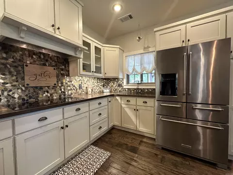 Kitchen - 95 Pryor Mountain Dr E, Quitman, AR 72131 photo 3 of 6