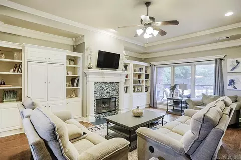 Living - 7202 Worth Ave, Benton, AR 72019 photo 2 of 4
