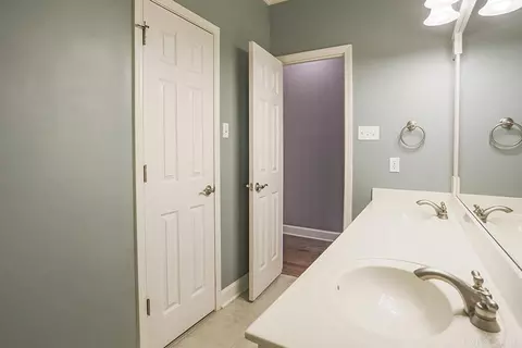 Bath - 7202 Worth Ave, Benton, AR 72019 photo 6 of 6