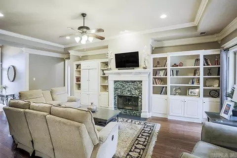 Living - 7202 Worth Ave, Benton, AR 72019 photo 3 of 4