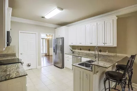 Kitchen - 7202 Worth Ave, Benton, AR 72019 photo 2 of 4
