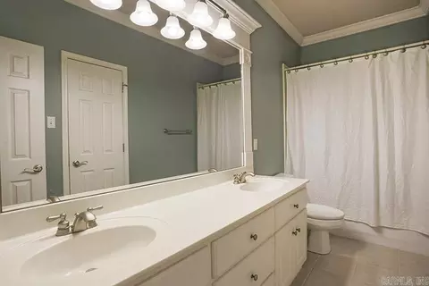 Bath - 7202 Worth Ave, Benton, AR 72019 photo 5 of 6
