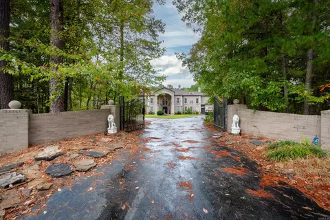 1436 Lakeshore Dr, Hensley, AR 72065