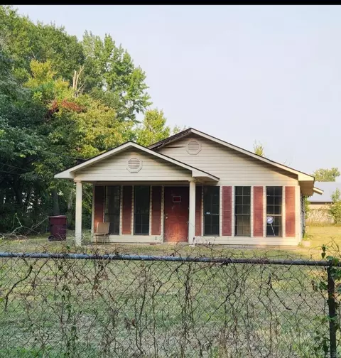 709 S Birch St, Pine Bluff, AR 71603 photo 3