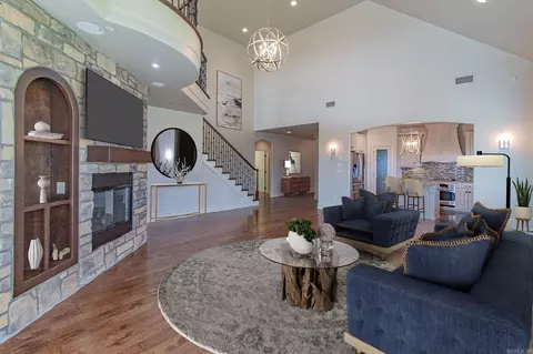 Living - 1005 Edinburgh Dr, Conway, AR 72034 photo 2 of 5