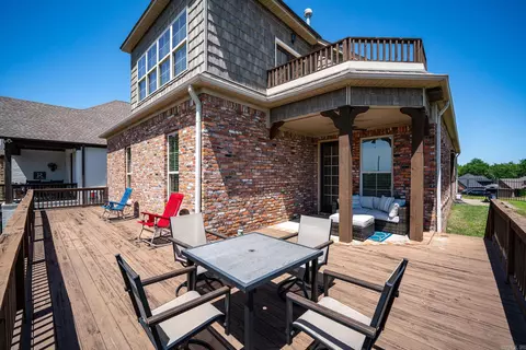 Exterior - 1005 Edinburgh Dr, Conway, AR 72034 photo 6 of 9