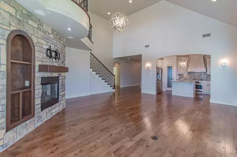 Living - 1005 Edinburgh Dr, Conway, AR 72034 photo 1 of 5