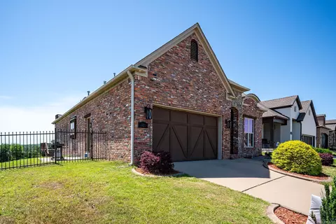 Exterior - 1005 Edinburgh Dr, Conway, AR 72034 photo 2 of 9