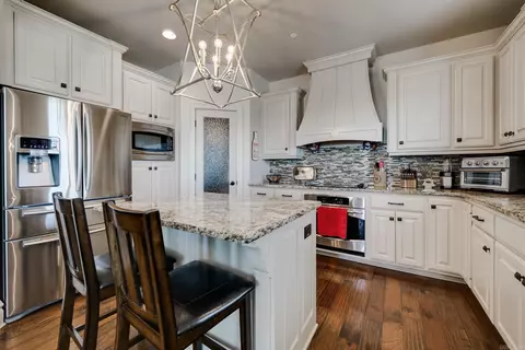 Kitchen - 1005 Edinburgh Dr, Conway, AR 72034 photo 2 of 4