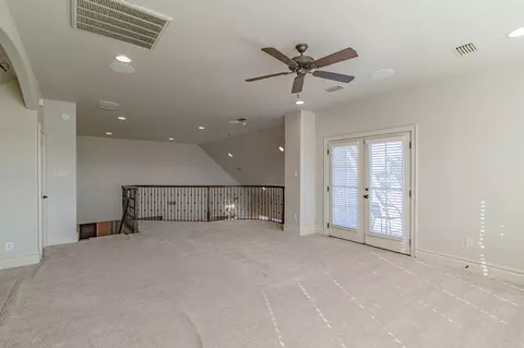 Living - 1005 Edinburgh Dr, Conway, AR 72034 photo 4 of 5