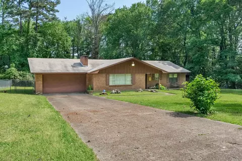 1207 W Maple Ave, De Queen, AR 71832 photo 2