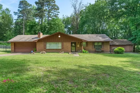 1207 W Maple Ave, De Queen, AR 71832 photo 1